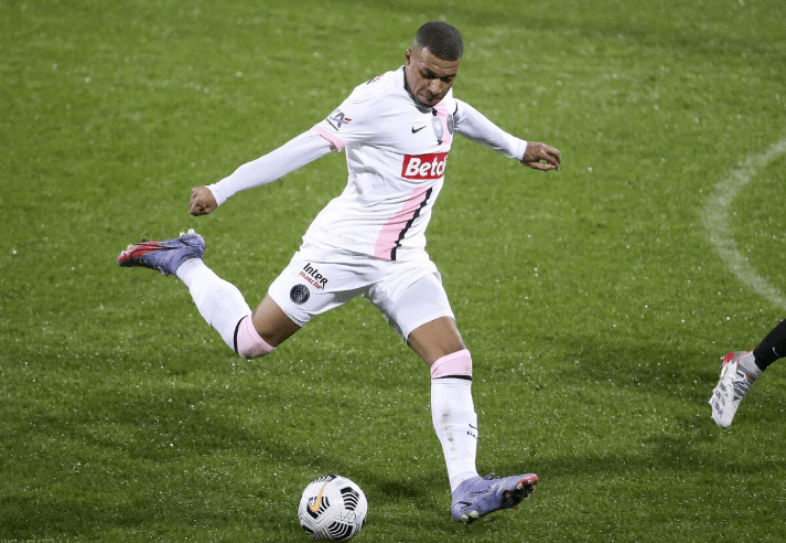 洛杉矶湖人迎法国杯关键赛，今夜外线爆发，媒体盛赞，心理建设被强调的简单介绍